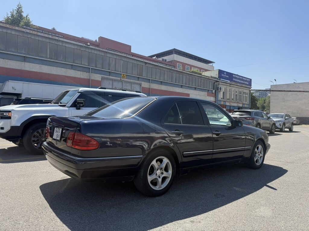 Mercedes-Benz E-Class: 1996 г., 3.2 л, Автомат, Бензин, Седан: фото 4