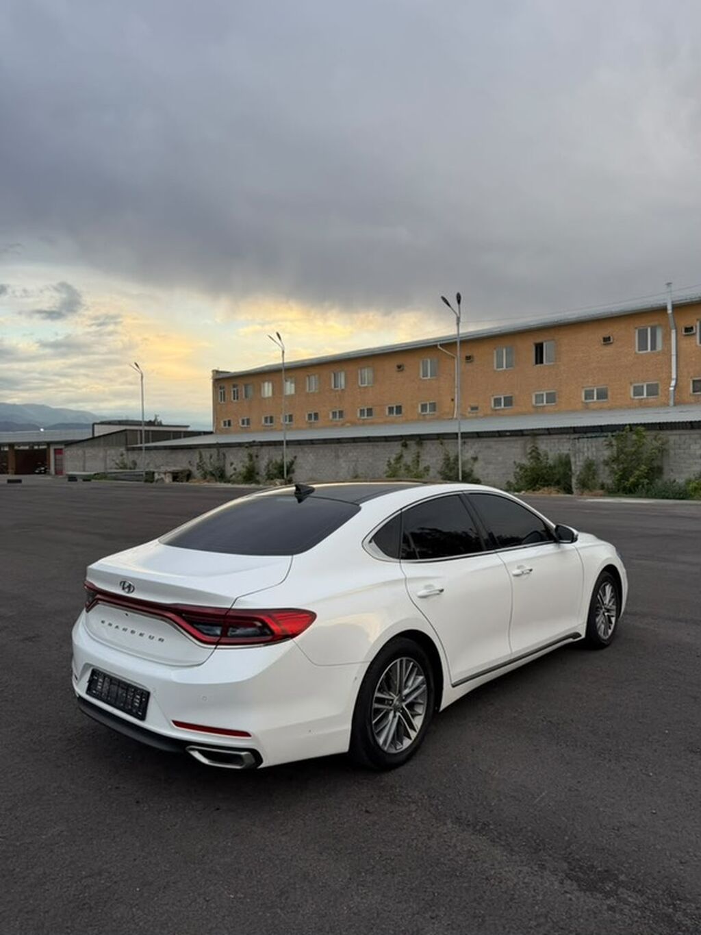 Hyundai Grandeur: 2018 г., 3 л, Автомат, Газ, Седан: фото 5