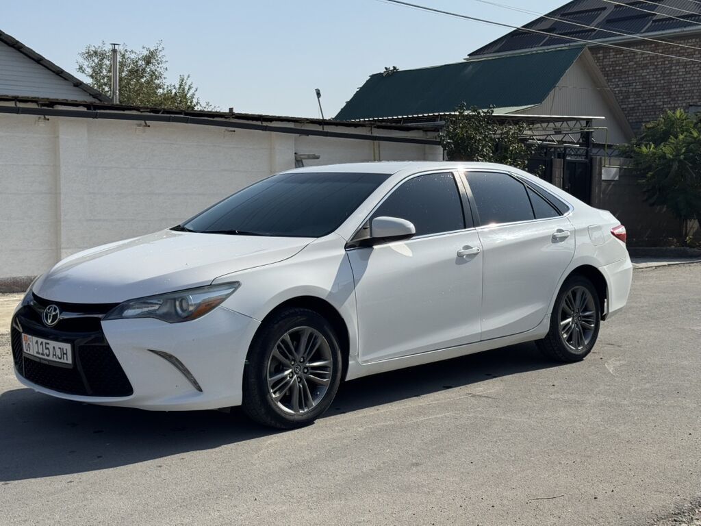 Toyota Camry: 2017 г., 2.5 л, Автомат, Бензин, Седан: фото 3