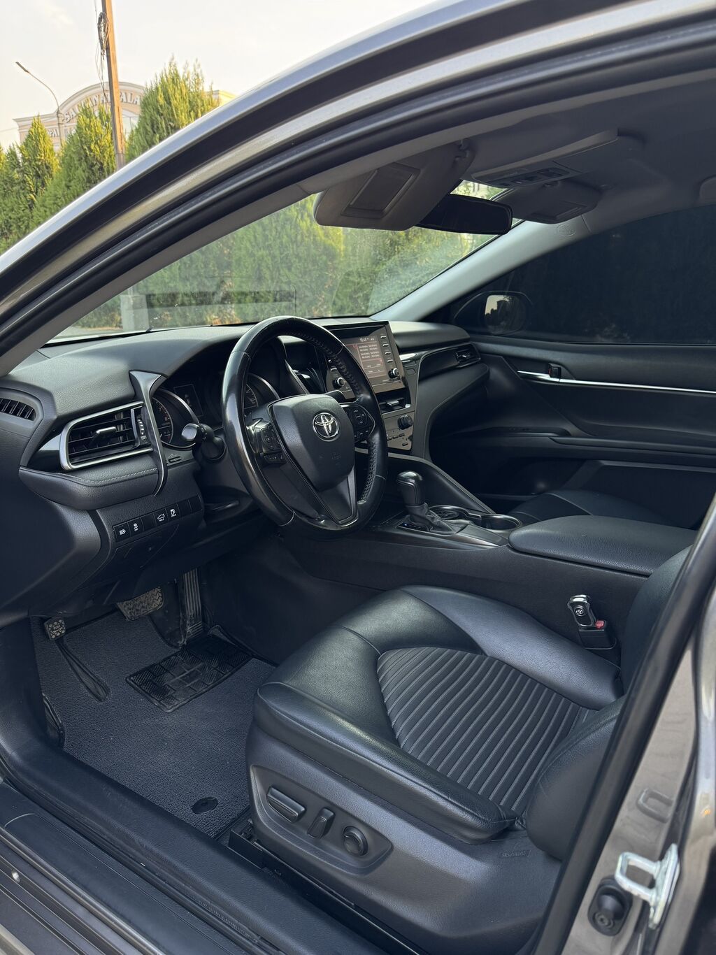 Toyota Camry: 2021 г., 2.5 л, Автомат, Бензин, Седан: фото 8