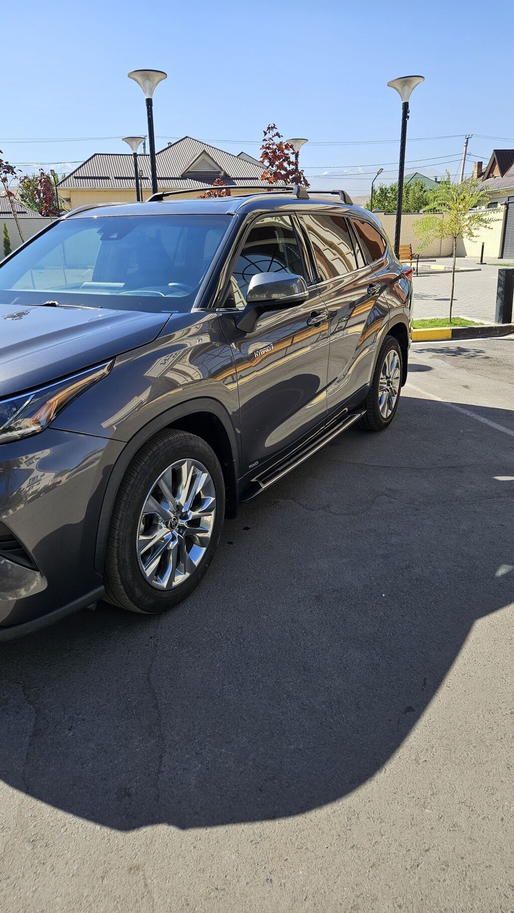 Toyota Highlander: 2020 г., 2.5 л, Гибрид, Кроссовер: фото 2