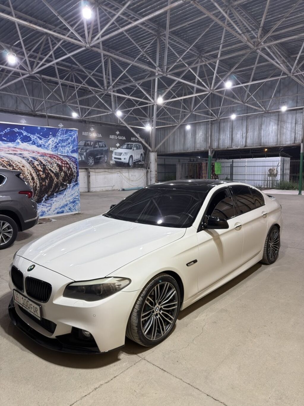 BMW 5 series: 2010 г., 3 л, Автомат, Бензин, Седан: фото 2