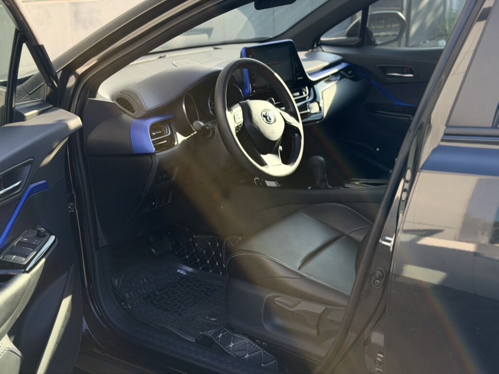 Toyota C-HR: 2020 г., 2 л, Вариатор, Бензин, Кроссовер: фото 3