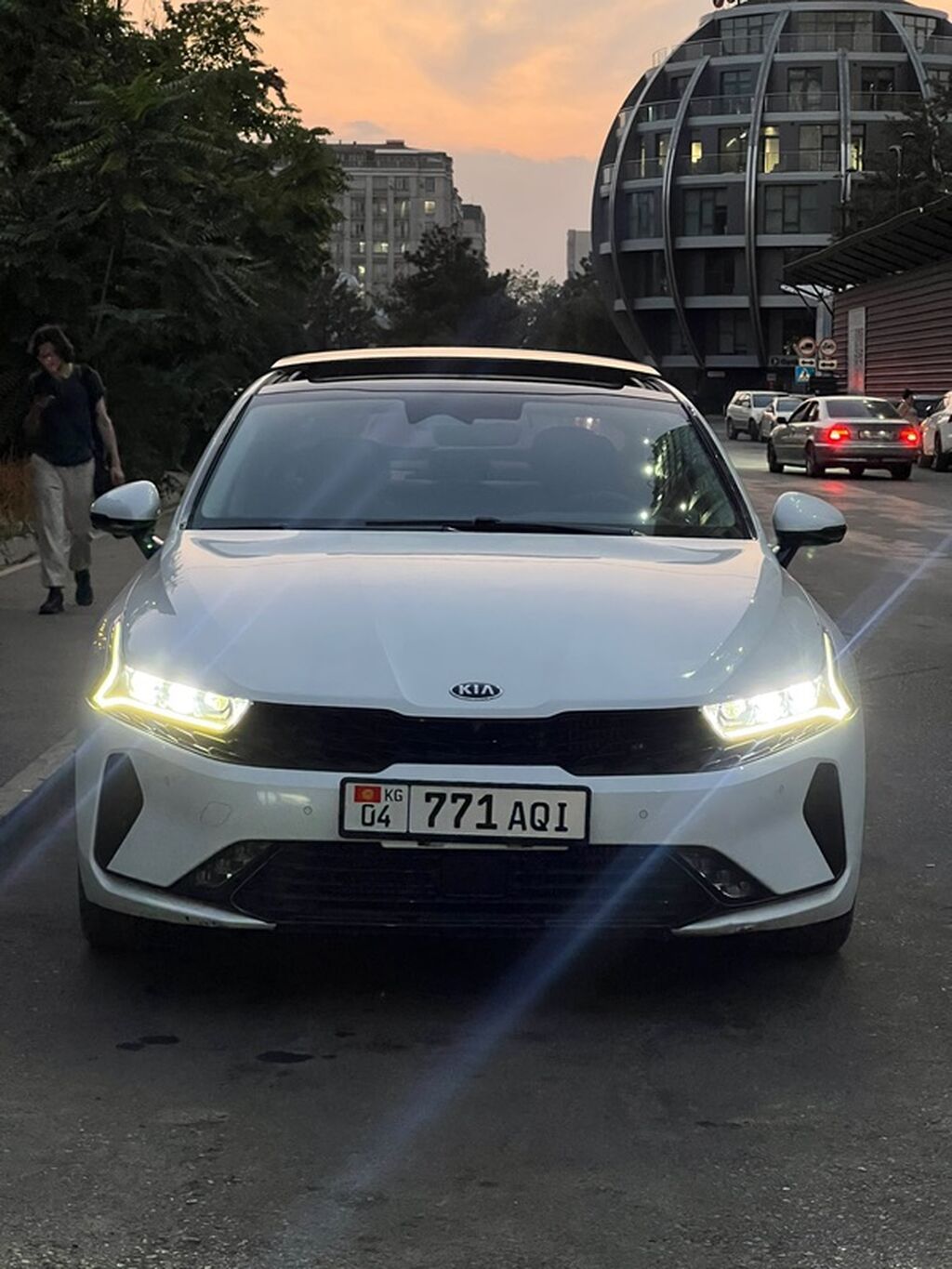 Kia K5: 2021 г., 2 л, Автомат, Бензин, Лифтбек: фото 1