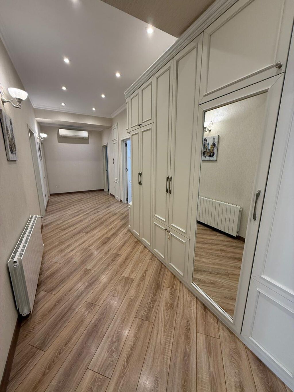 Ağ Şəhər – Paris Evələri, Mərkəzi Bulvar küçəsi Kirayə 4 otaqlı mənzil