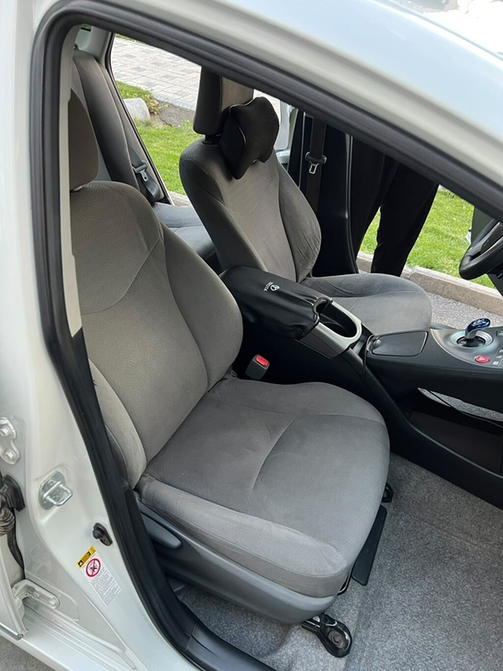 Toyota Prius: 2015 г., 1.8 л, Автомат, Гибрид, Хэтчбэк: фото 7
