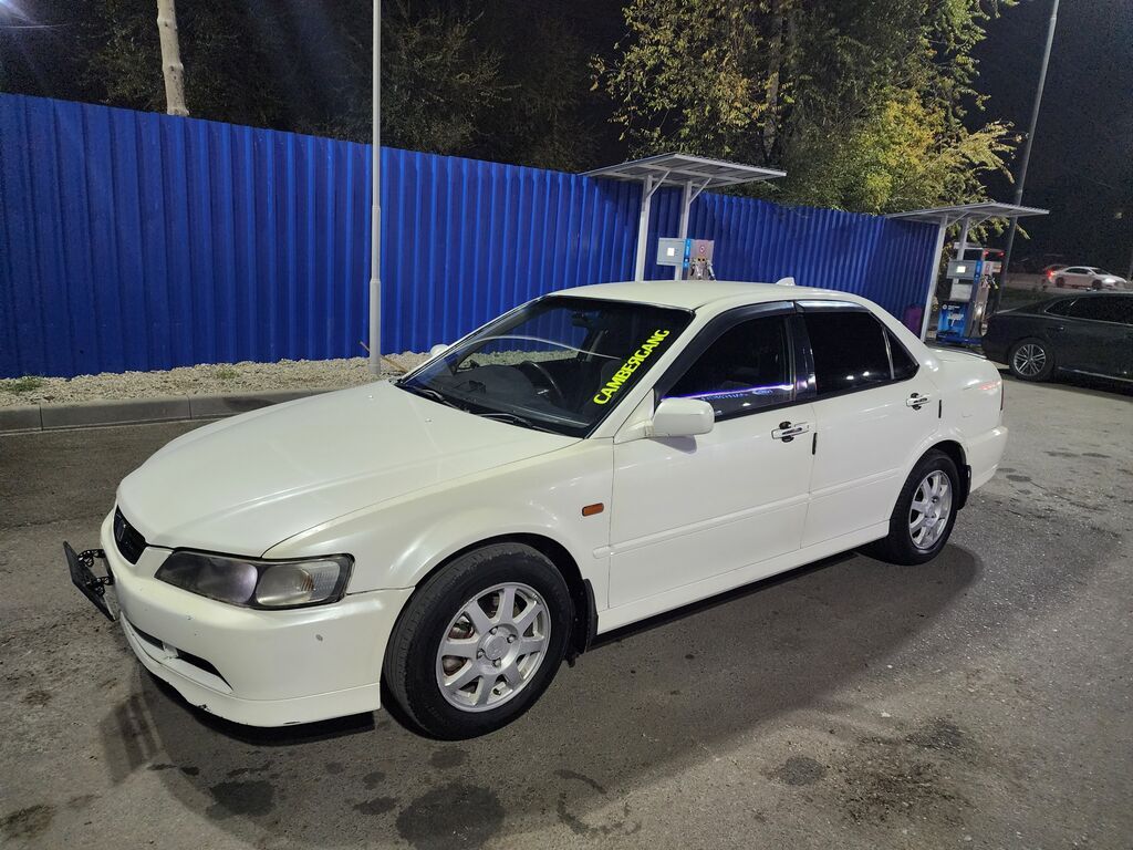 Honda Accord: 2001 г., 2 л, Автомат, Бензин, Седан: фото 3
