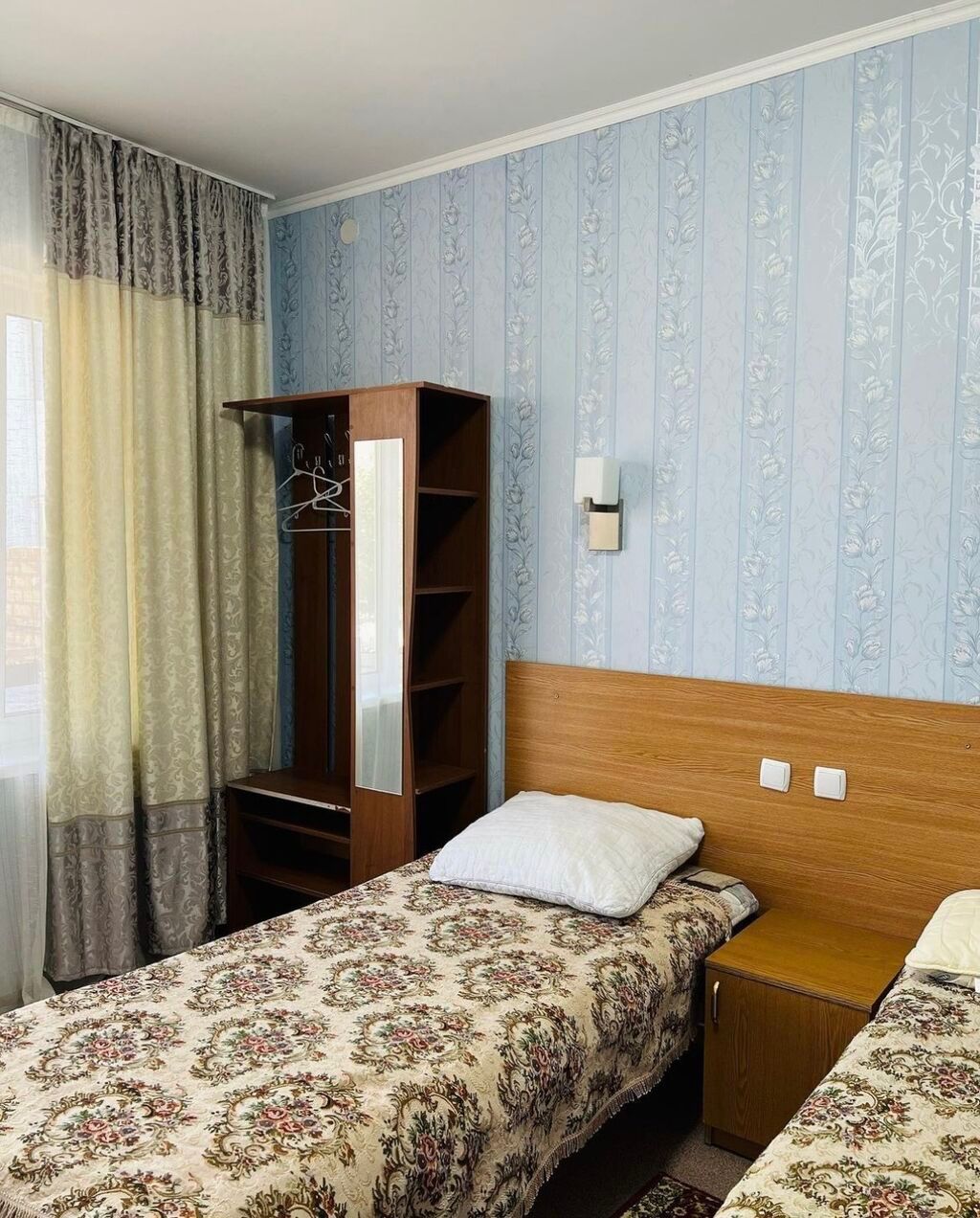 В городе Чолпон ата в номере есть санузел телевизор холодильник стул: фото 2