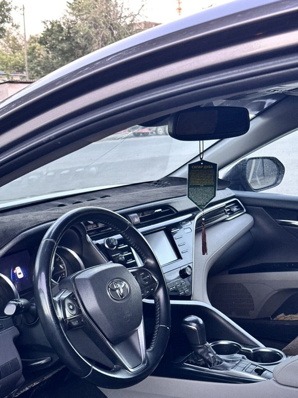 Toyota Camry: 2017 г., 2.5 л, Автомат, Гибрид, Седан: фото 2