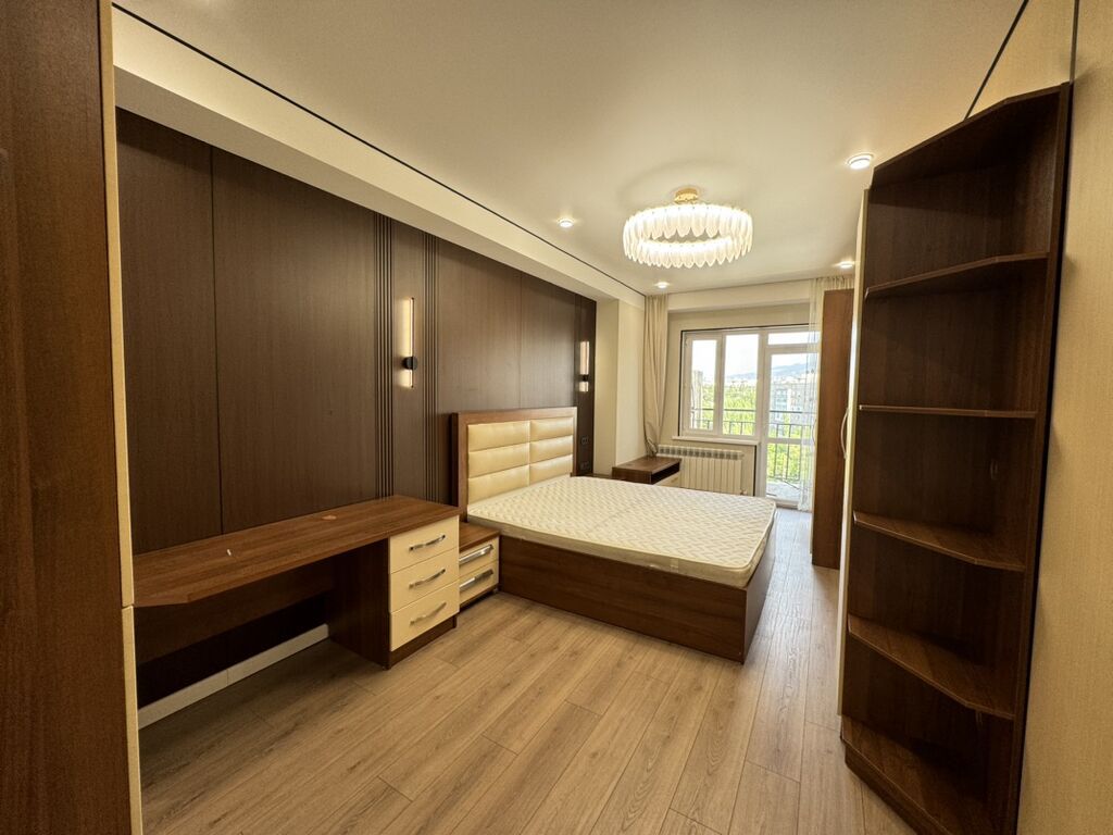 Продам 3-комнатную квартиру в 7 мкр, 86 м², 10 этаж: фото 1