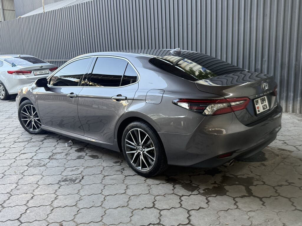 Toyota Camry: 2021 г., 2.5 л, Вариатор, Гибрид, Седан: фото 5