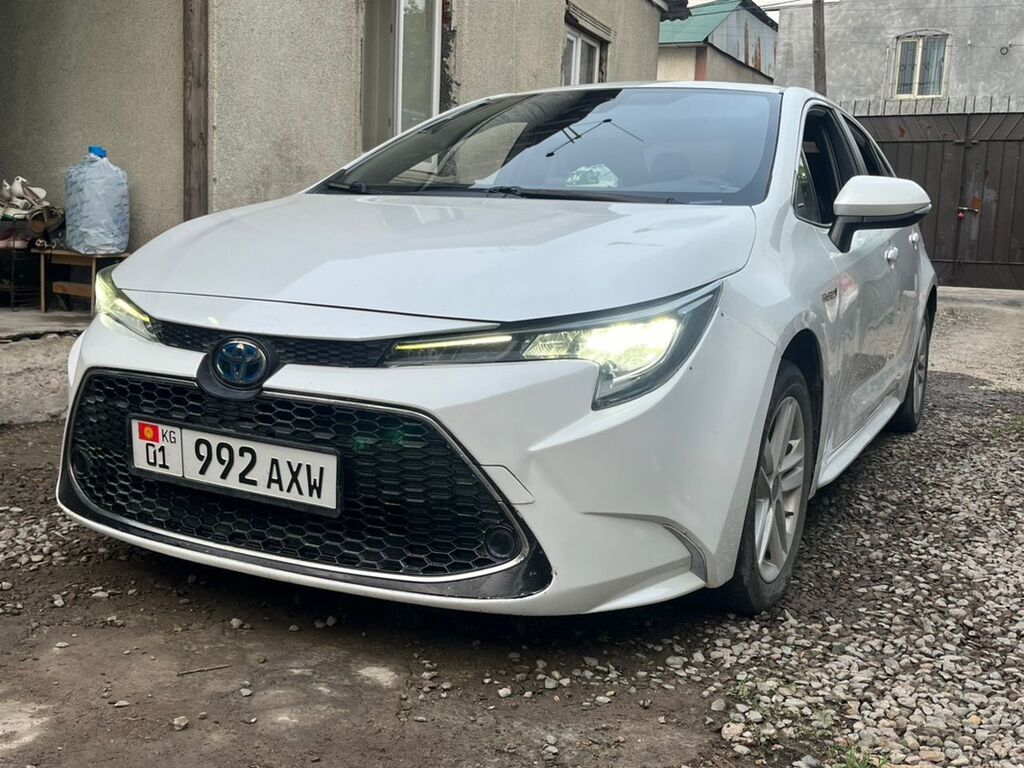 Toyota Levin: 2020 г., 1.8 л, Вариатор, Гибрид, Седан: фото 2