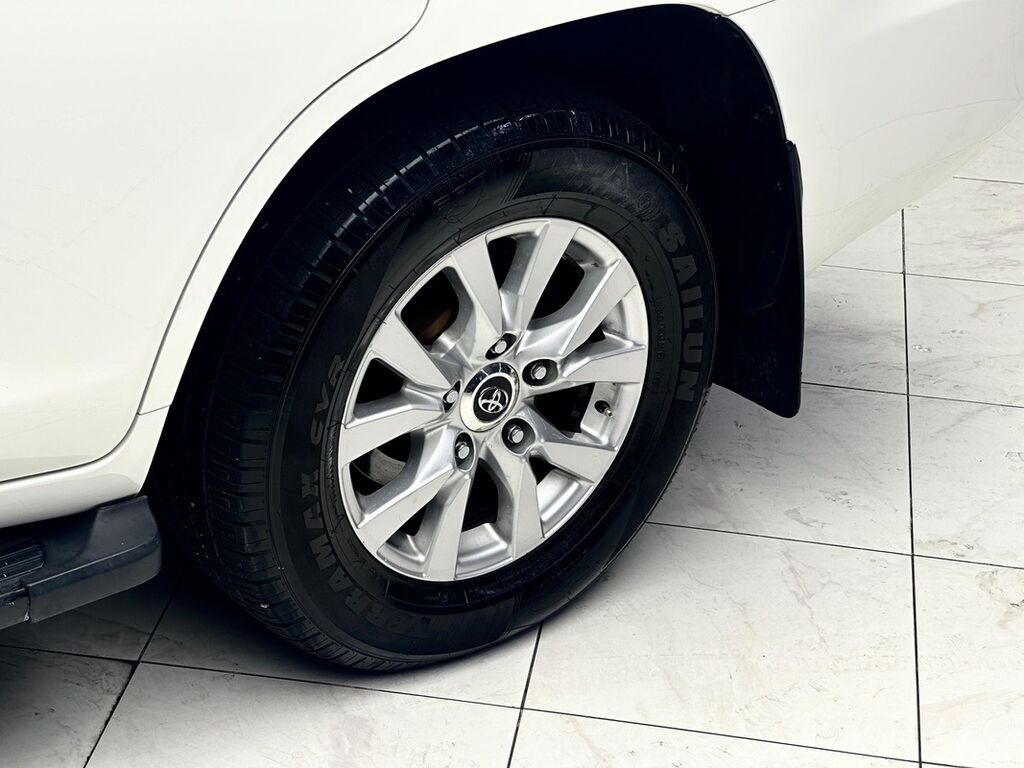 Toyota Land Cruiser: 2008 г., 4.7 л, Автомат, Газ, Внедорожник — фото 8