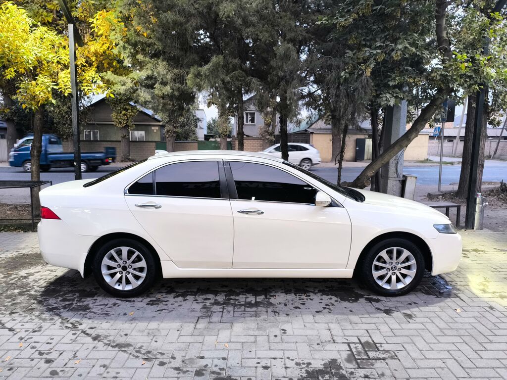 Honda Accord: 2004 г., 2 л, Автомат, Бензин, Седан: фото 3
