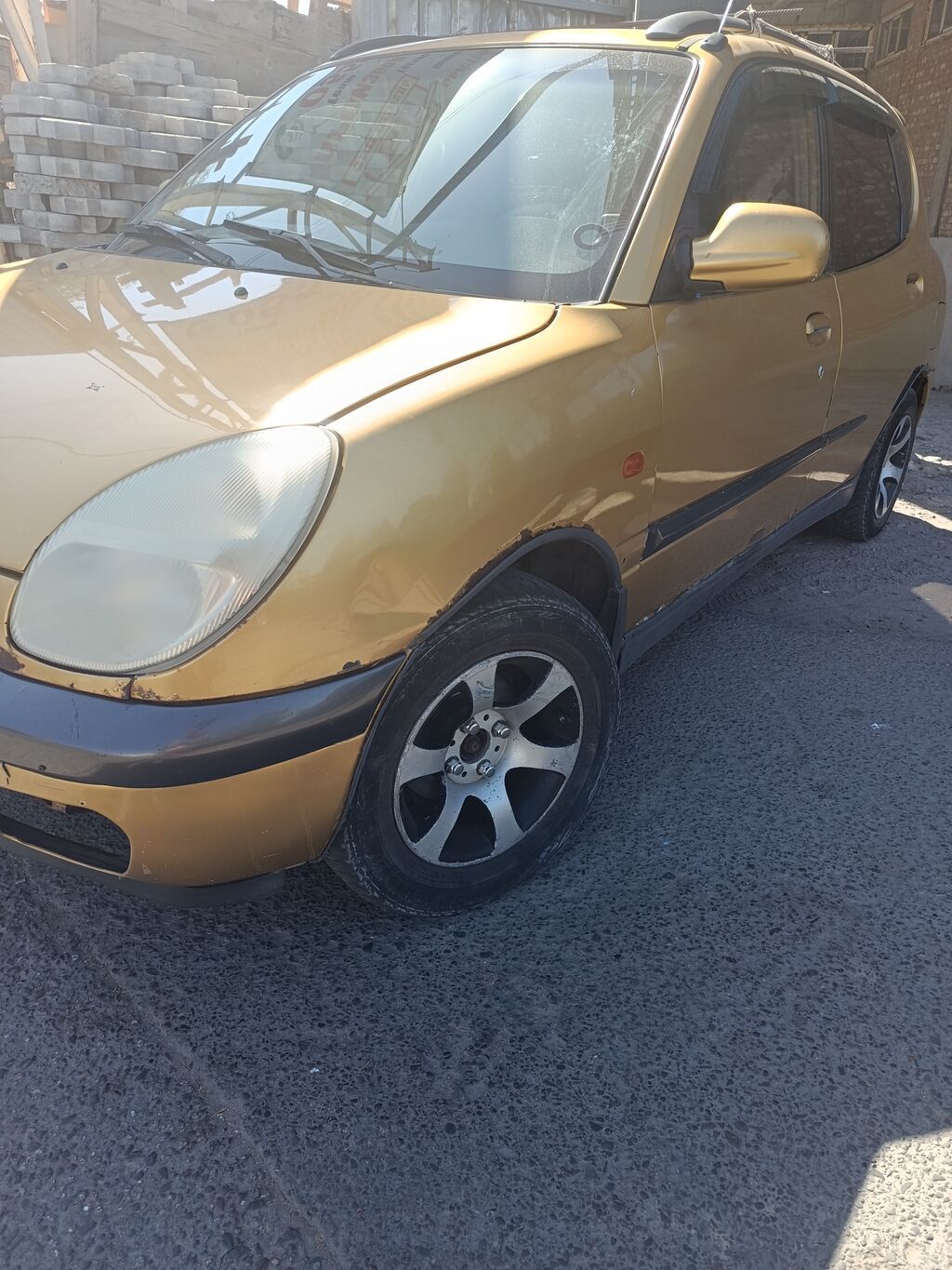 Daihatsu Storia: 1999 г., 1 л, Механика, Бензин, Хэтчбэк: фото 1