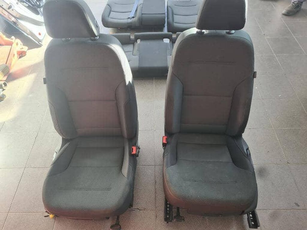 Ostala auto oprema: SEDISTA ZA VOLKSWAGEN GOLF 7 OD 2013. DO 2019. GOD. - PREDNJE SEDISTE