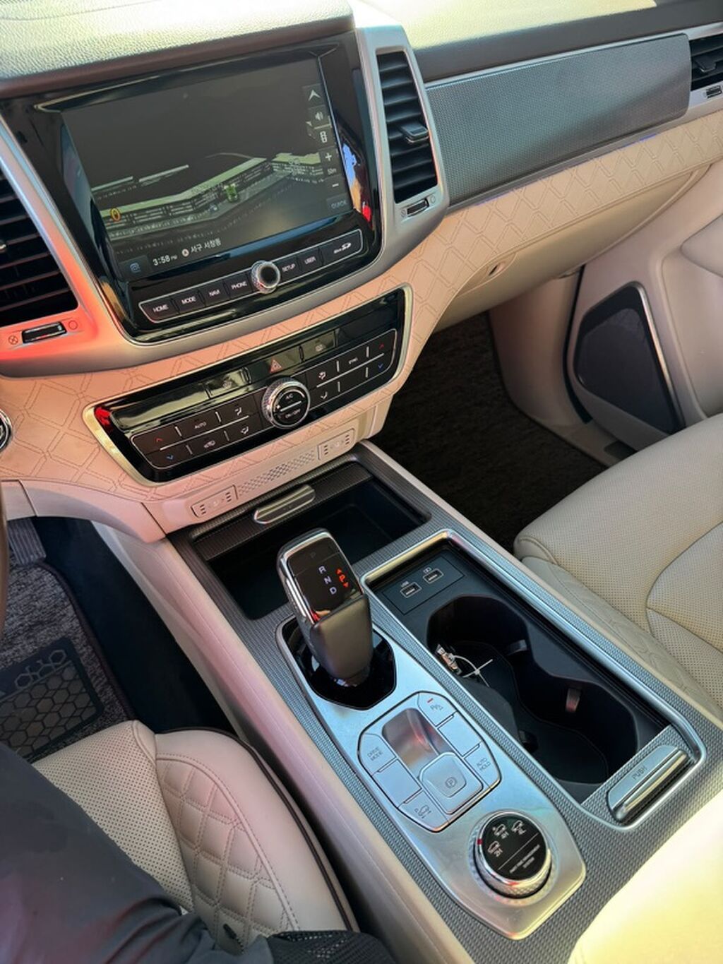 Ssangyong Rexton: 2022 г., Внедорожник: фото 6