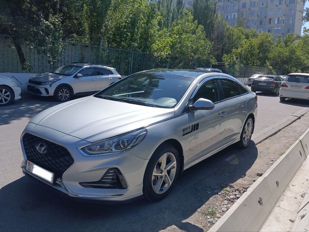 Помощник по сдаче авто в аренду