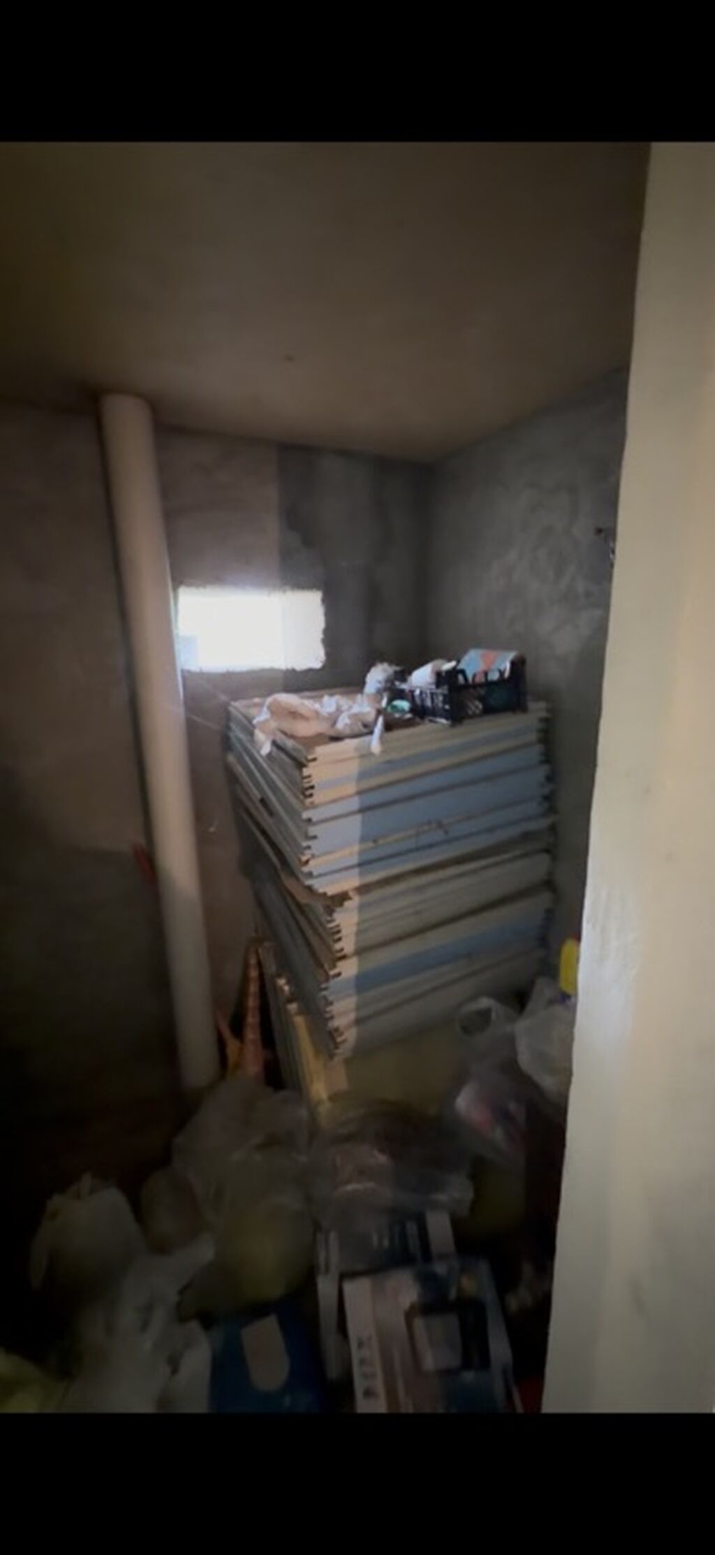 8 sot mehle 2 mertebe qaz işiq su herşey icinde 1 kuxna aşagida 2