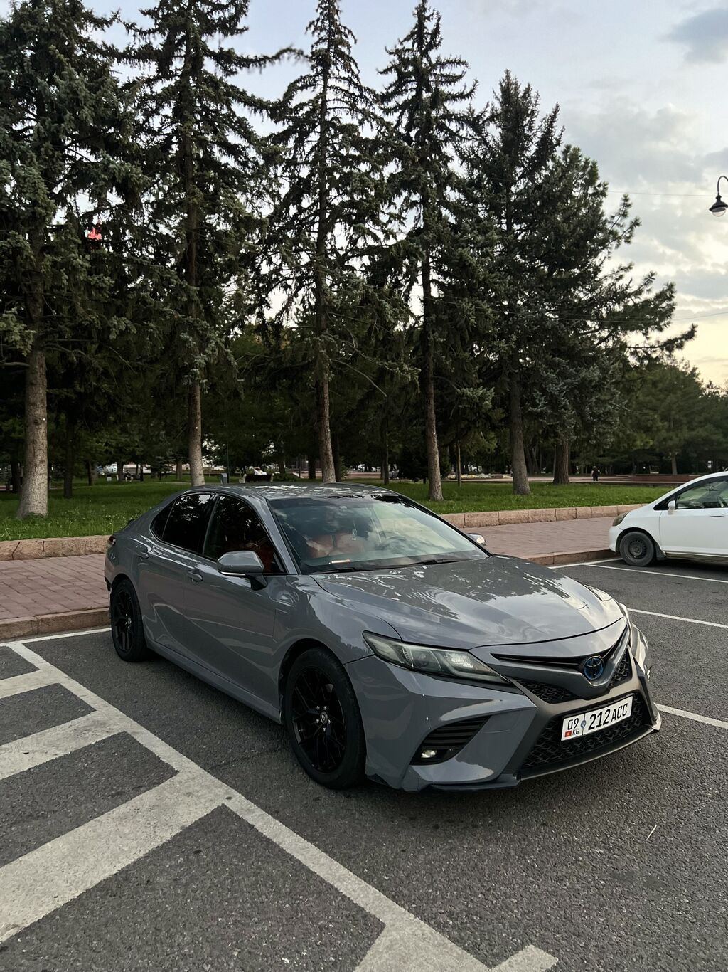 Toyota Camry: 2019 г., 2.5 л, Автомат, Гибрид, Седан: фото 2