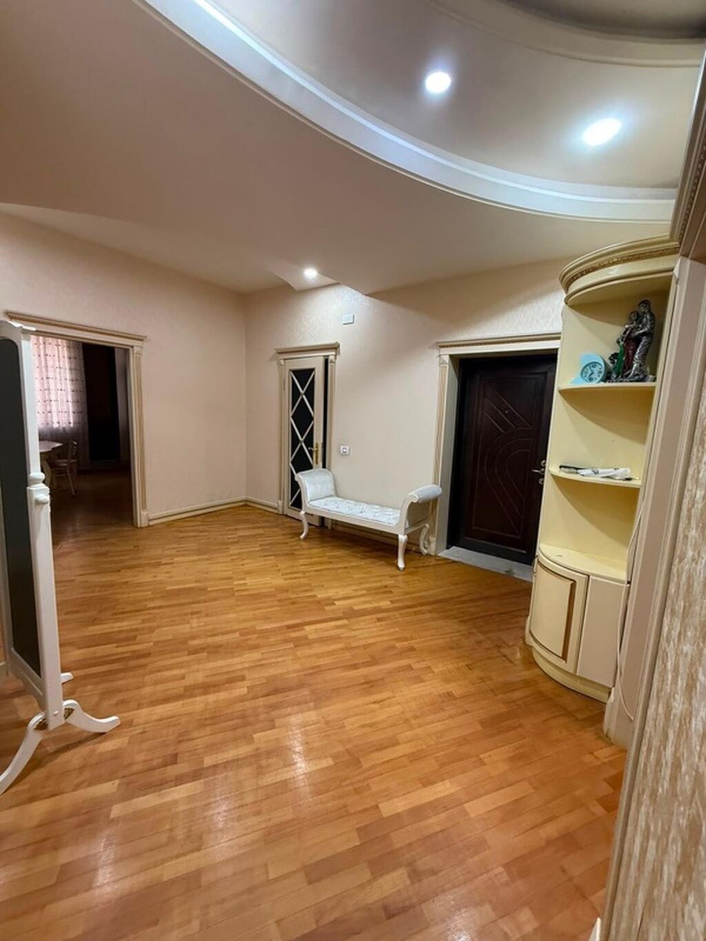 Cefer Xendam Kucesi, ayliqi 1200 manat geniş metbex ve otaqlar 158