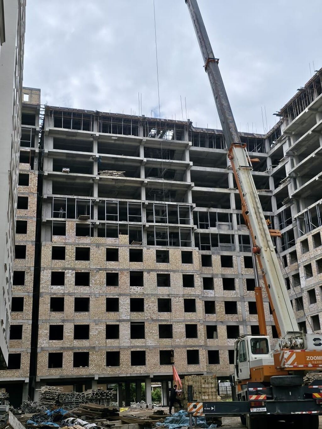 2 комнаты, 80 м², Ошский мкр., Элитка, 2 этаж, ПСО (под самоотделку): фото 2