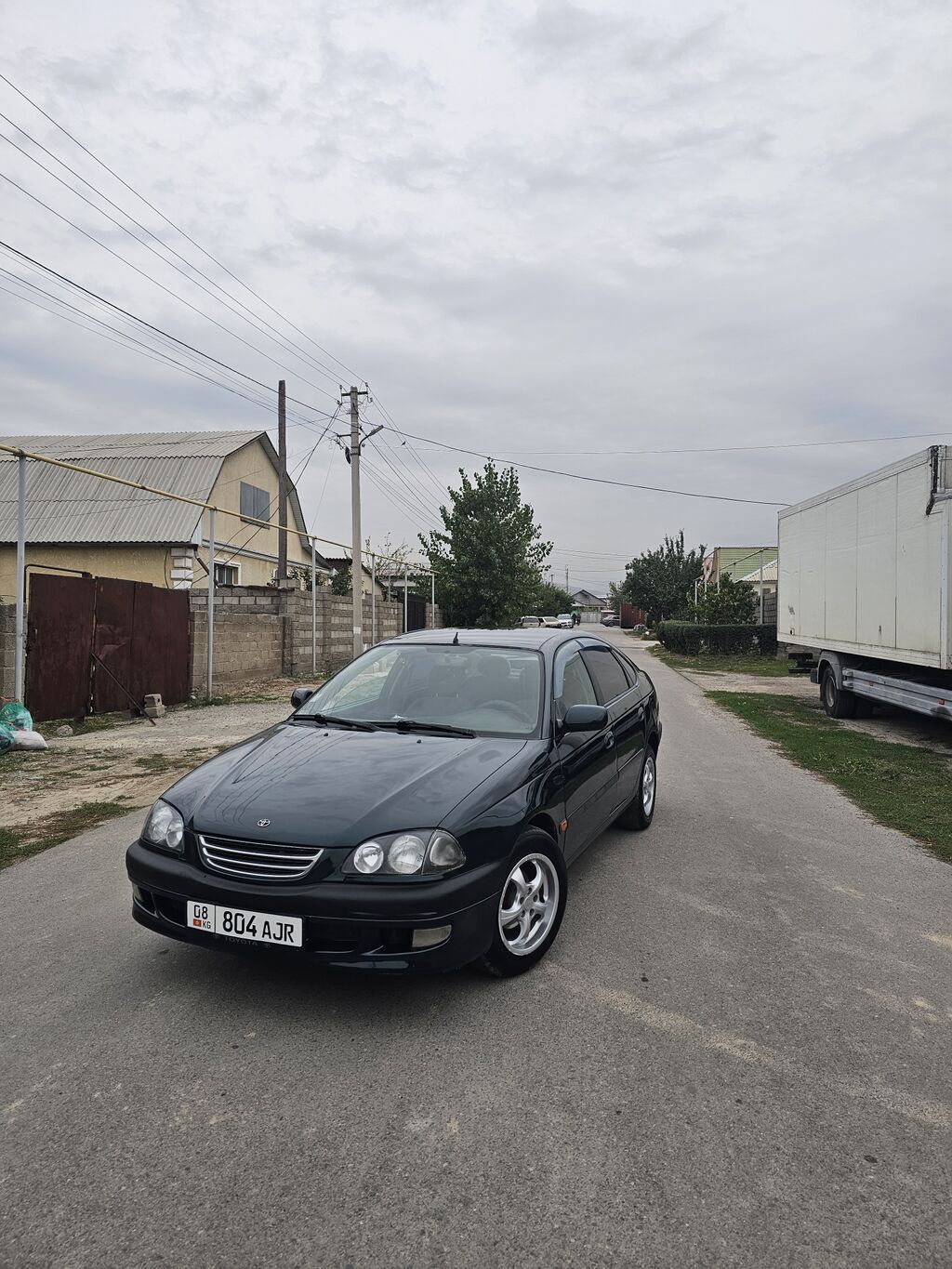 Toyota Avensis: 1998 г., 1.8 л, Механика, Бензин, Лифтбек: фото 2