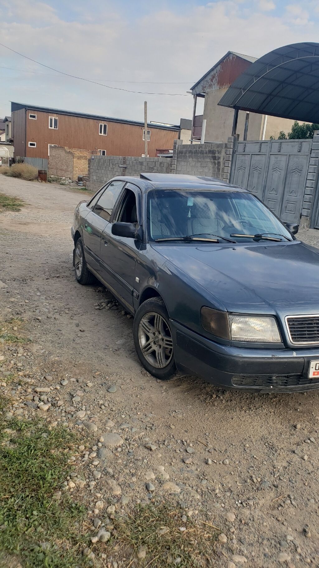 Audi 100: 1991 г., Механика, Бензин, Седан: фото 3