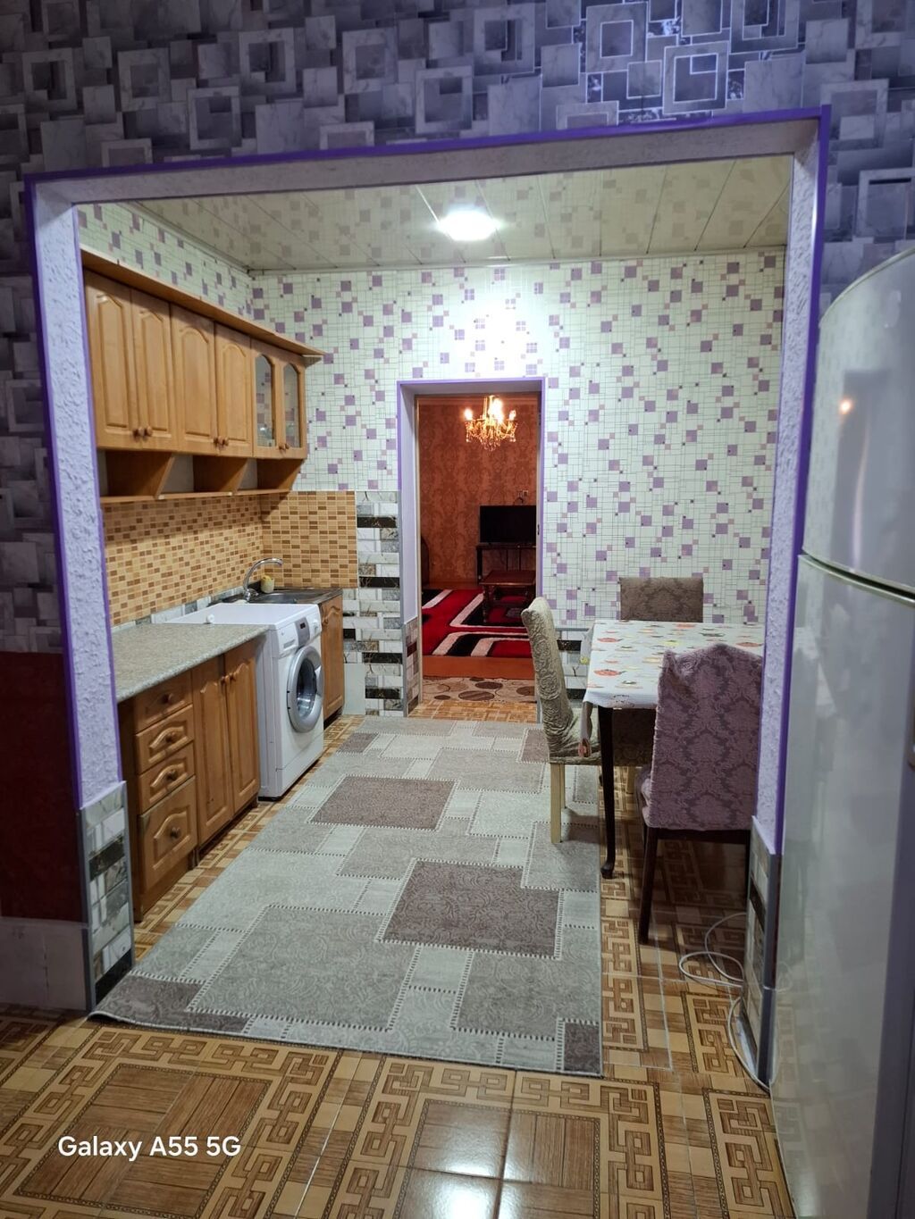 Salam ev Saray qəsəbəsində yerləşir.Saray İnternatın kuruquna yaxın