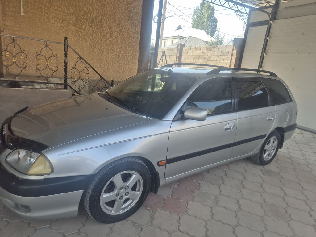 Toyota Avensis: 2003 г., 1.8 л, Механика, Бензин, Универсал: фото 4