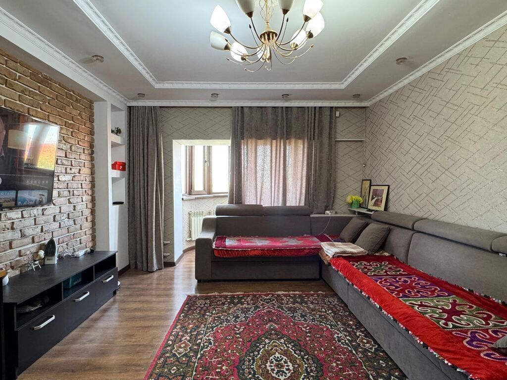 3 комнаты, 76 м², Цум 5 этаж: фото 1