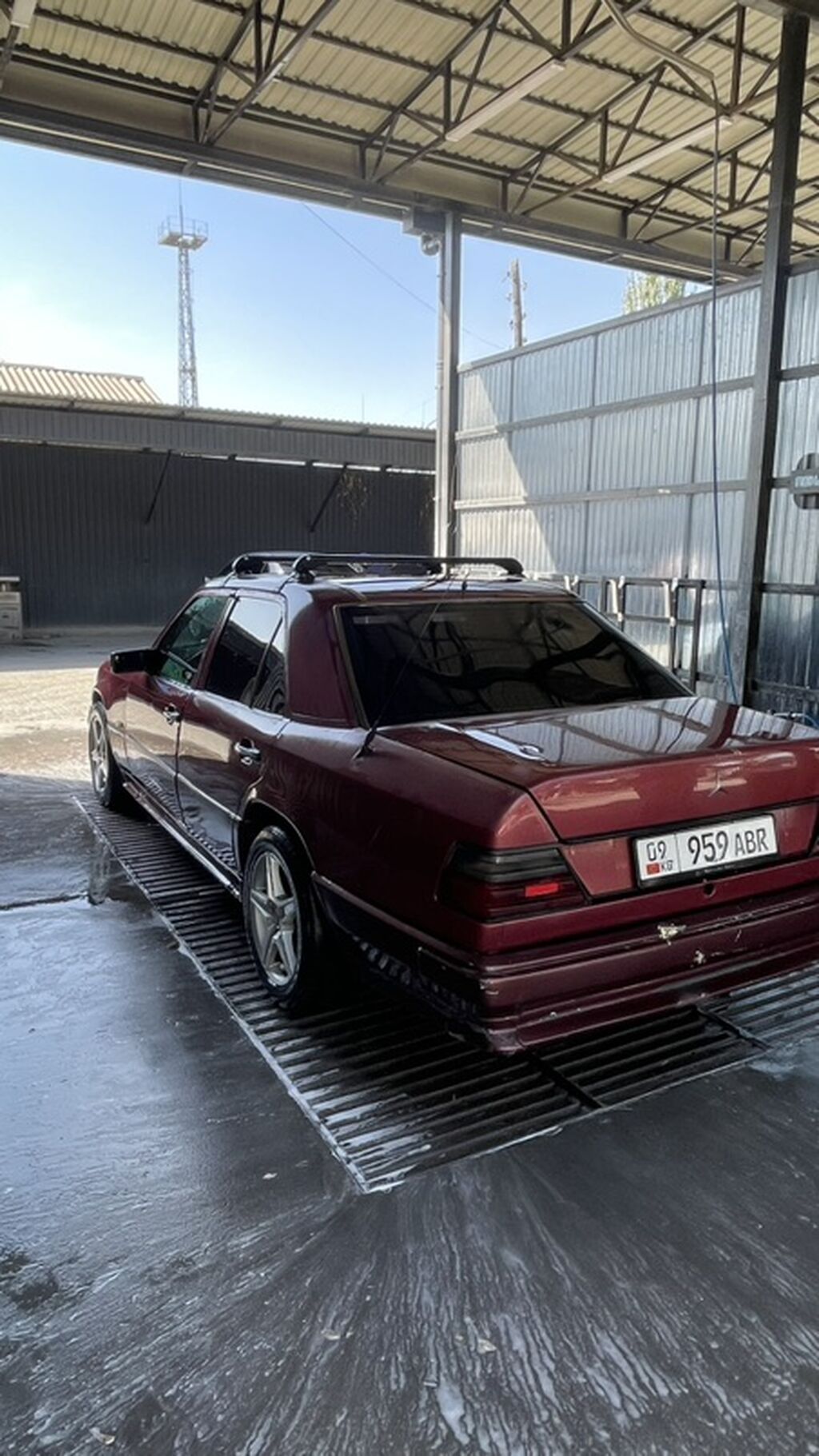 Mercedes-Benz W124: 1992 г., Седан: фото 5