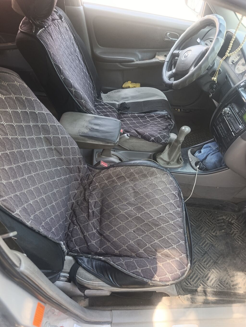 Mazda Capella 2001 г., универсал, 2.0 л, механика: фото 2