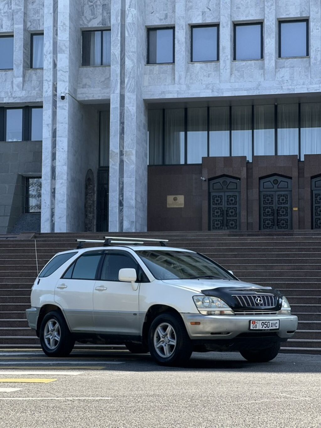 Lexus RX: 2001 г., 3 л, Автомат, Бензин, Внедорожник: фото 2
