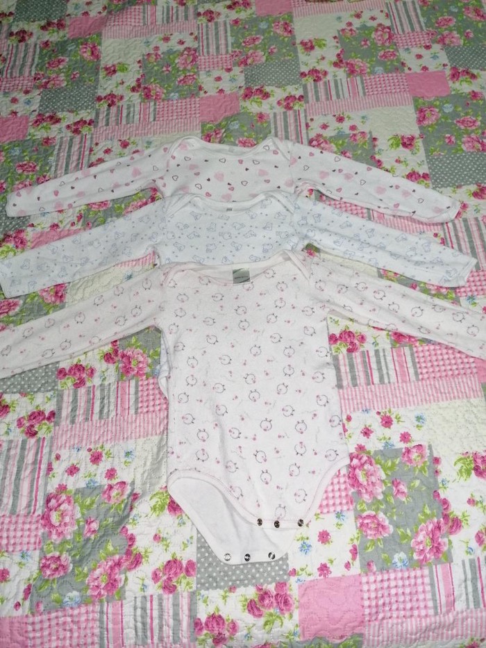 Body: 3 bodica od frotira, vel. 98 na lalafo.rs 3 bodica od frotira, vel. 98 - Leskovac