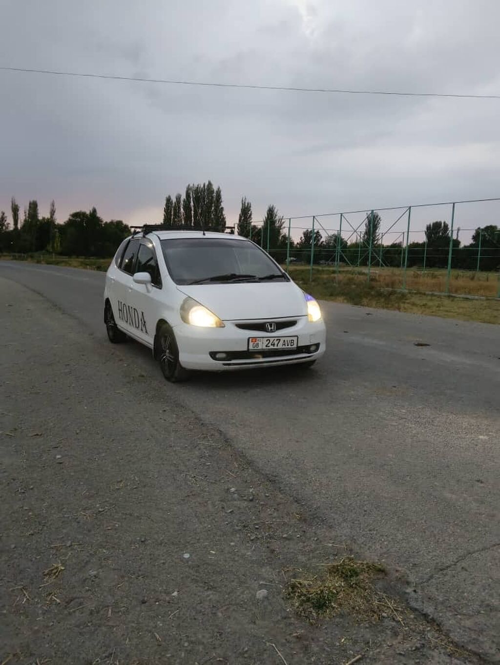 Honda Fit: 2003 г., 1.3 л, Автомат, Бензин, Хэтчбэк: фото 4