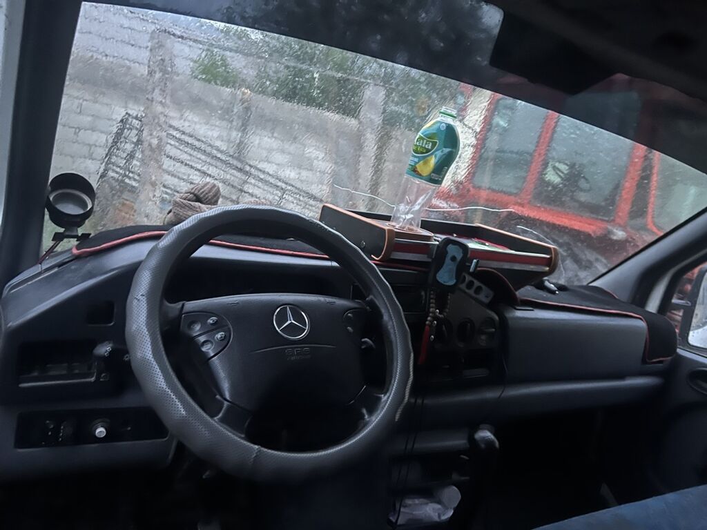 Грузовой бортовой фургон Mercedes-Benz Sprinter (кабина с правым рулем: фото 2