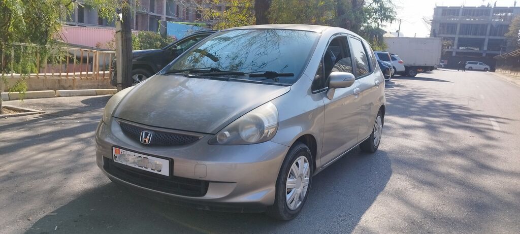 Honda Fit: 2004 г., 1.3 л, Автомат, Бензин, Хэтчбэк: фото 1