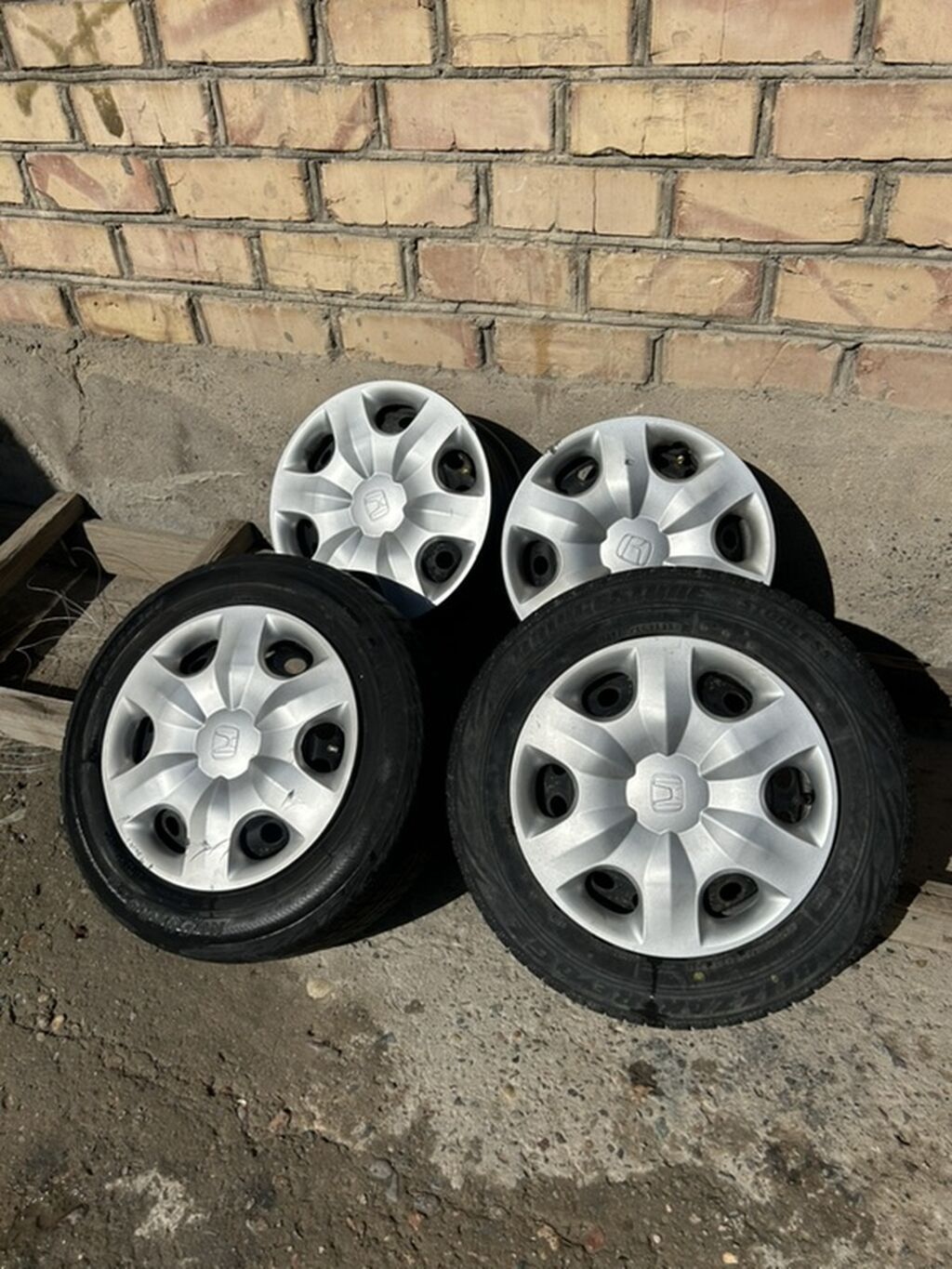 Комплект штампованных стальных дисков с колпаками Honda. Состав: - 4: фото 5