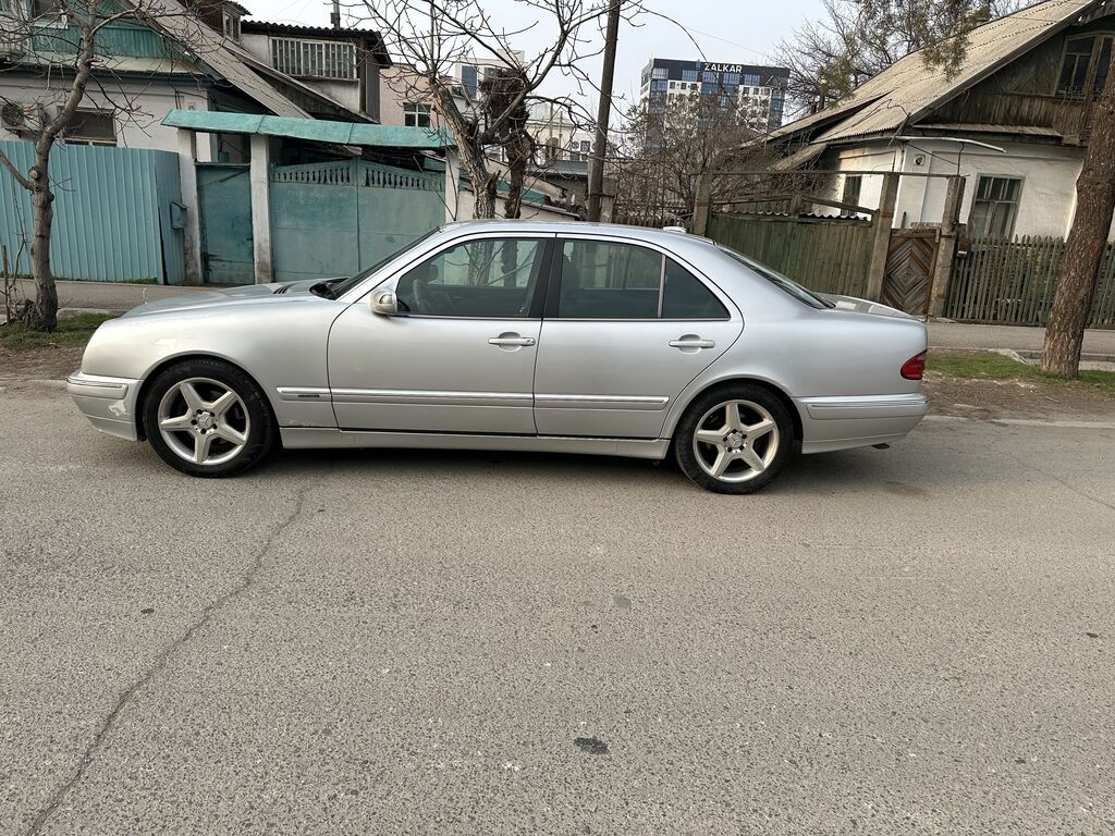 Mercedes-Benz E-Class: 2000 г., 3.2 л, Автомат, Бензин, Седан: фото 3