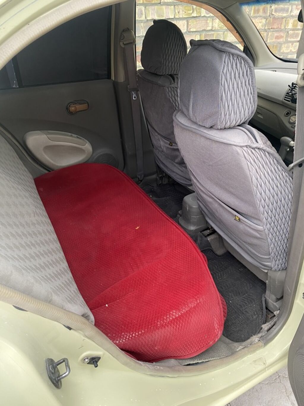 Nissan March: 2003 г., 1.3 л, Автомат, Бензин, Хэтчбэк: фото 4