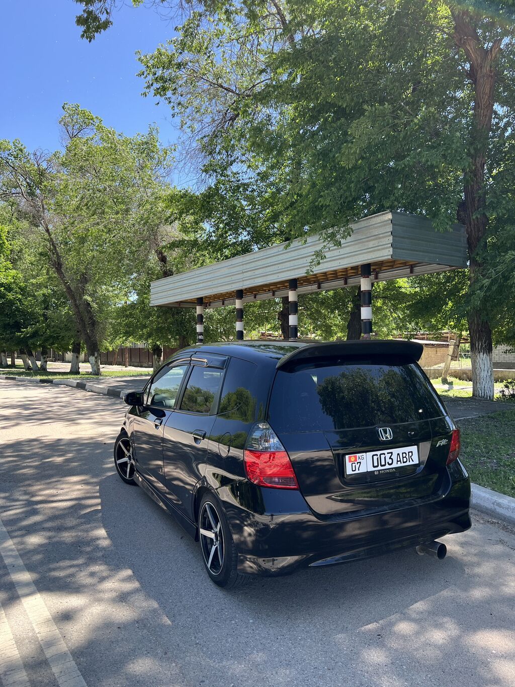 Honda Fit: 2003 г., 1.5 л, Бензин, Хэтчбэк — фото 2