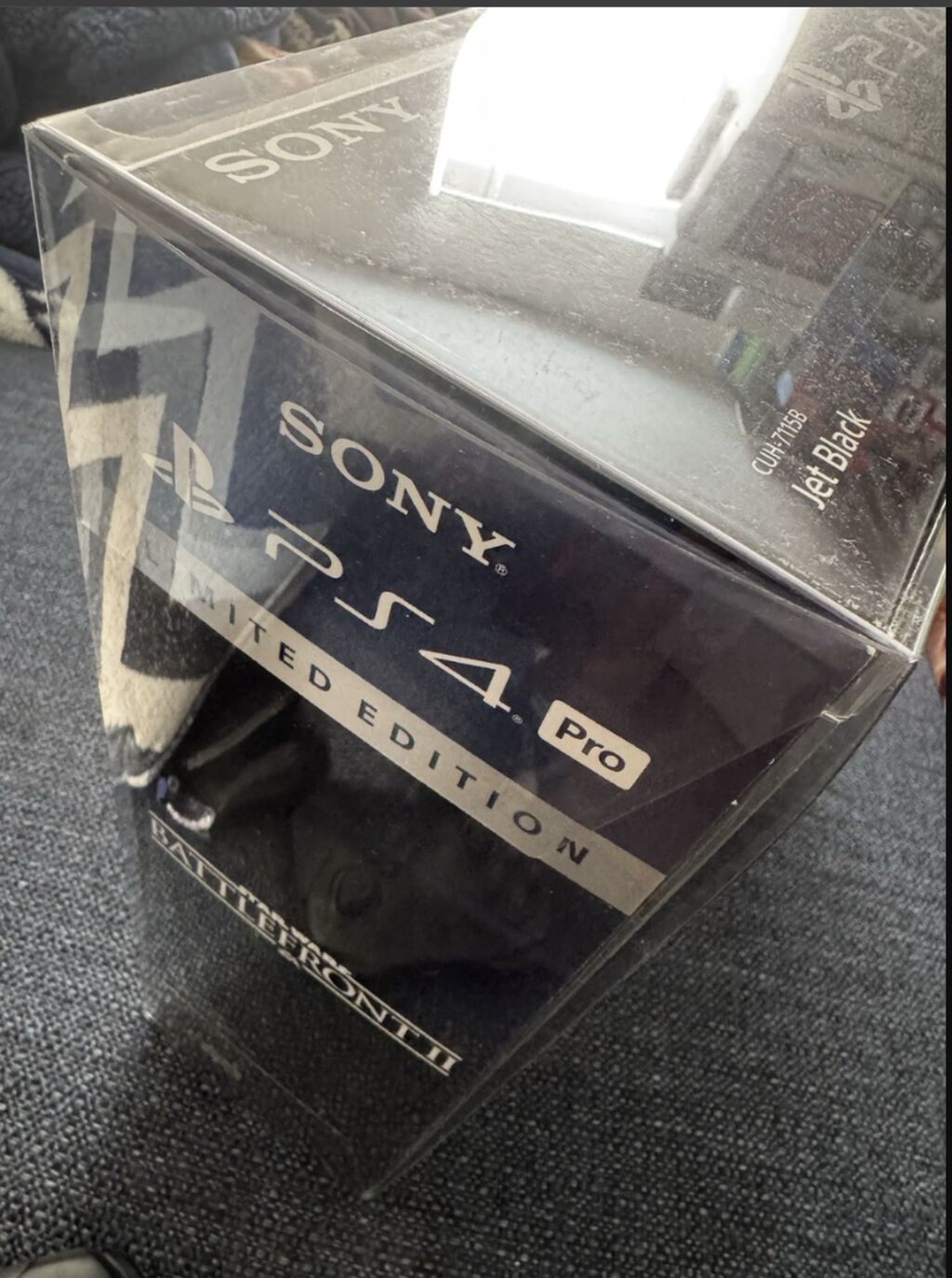 Новая Sony PlayStation 4 Pro STAR WARS: Battlefront II Limited Edition: фото 3