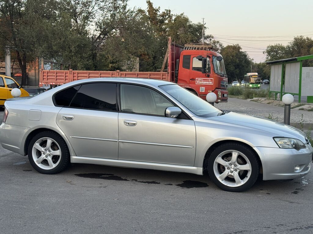 Subaru Legacy: 2004 г., 2 л, Автомат, Бензин, Седан: фото 3
