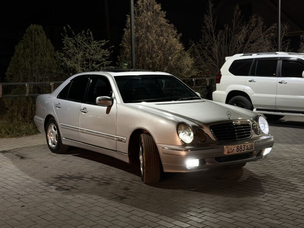 Mercedes-Benz E-Class: 2001 г., 3.2 л, Бензин, Седан: фото 2