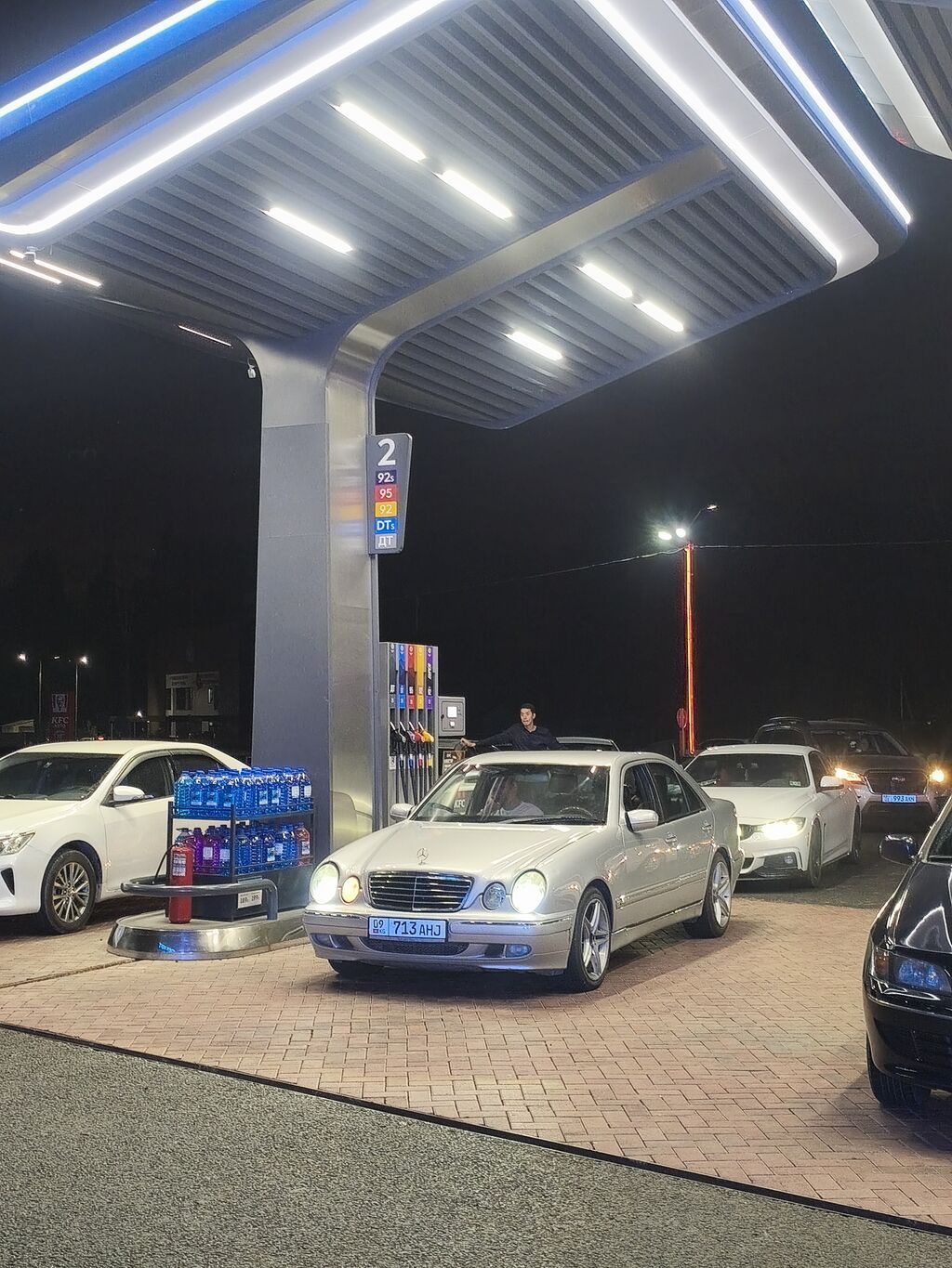 Mercedes-Benz E-Class: 2001 г., 3.2 л, Автомат, Бензин, Седан: фото 2