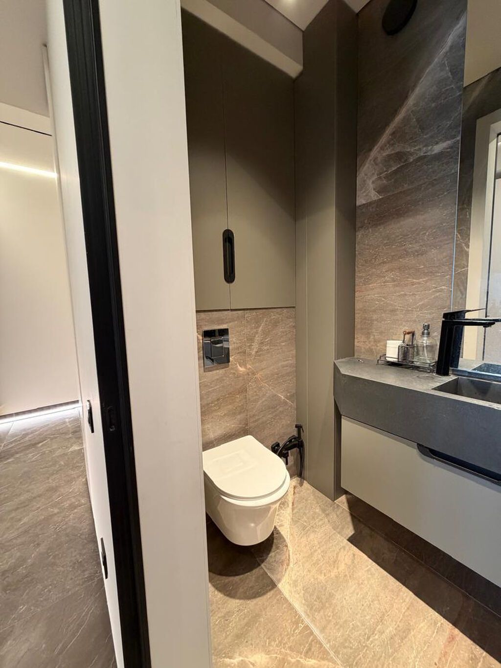 3 комнаты, 67 м², Южная Магистраль Элитка, 12 этаж, Евроремонт: фото 3