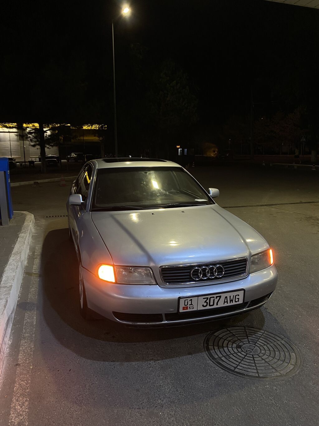 Audi A4: 1998 г., 2.8 л, Механика, Бензин, Седан: фото 8