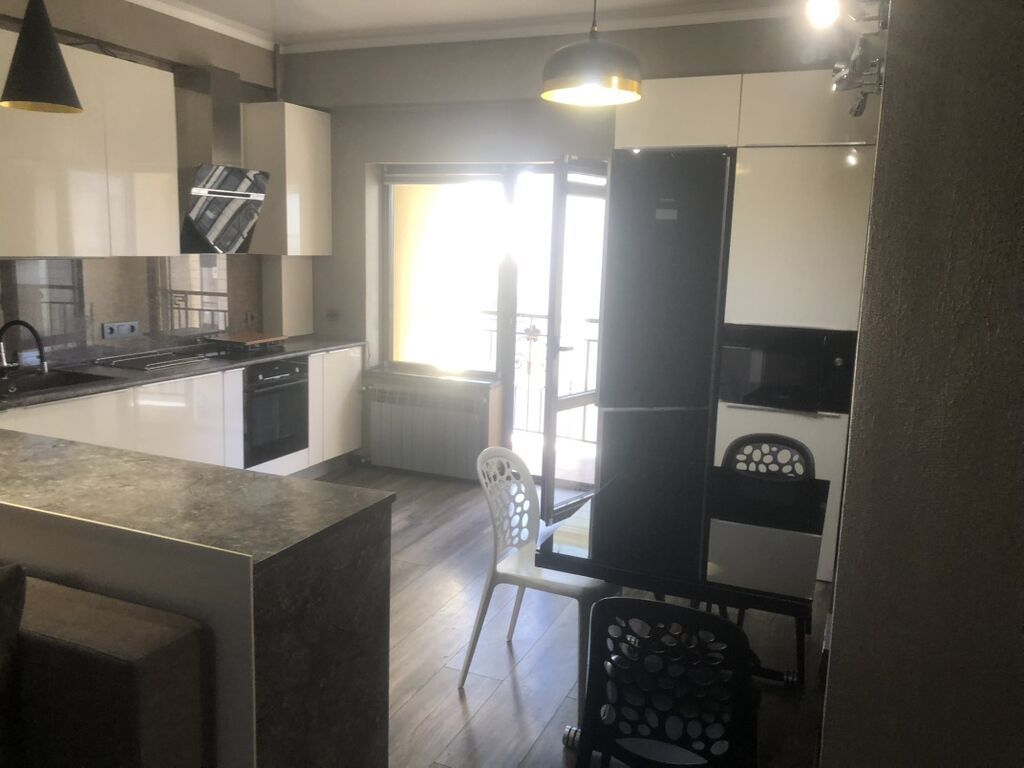 2 комнаты, 50 м², Дордой Плаза ТРЦ Элитка, 11 этаж, Дизайнерский ремонт: фото 4