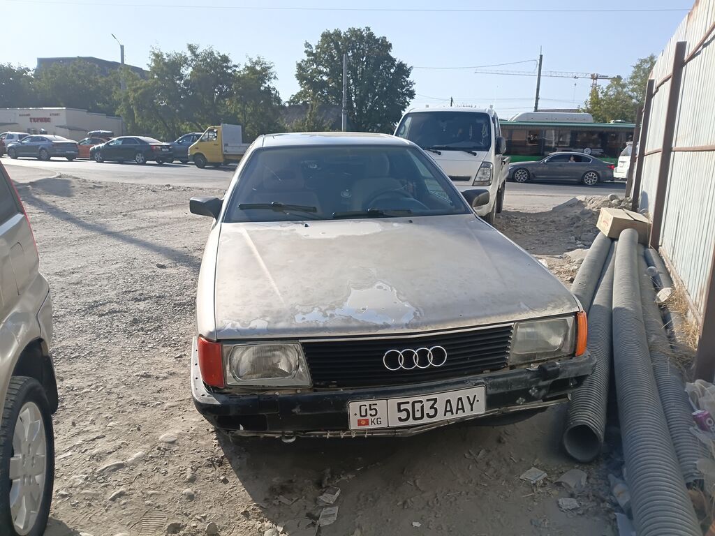 Audi 100